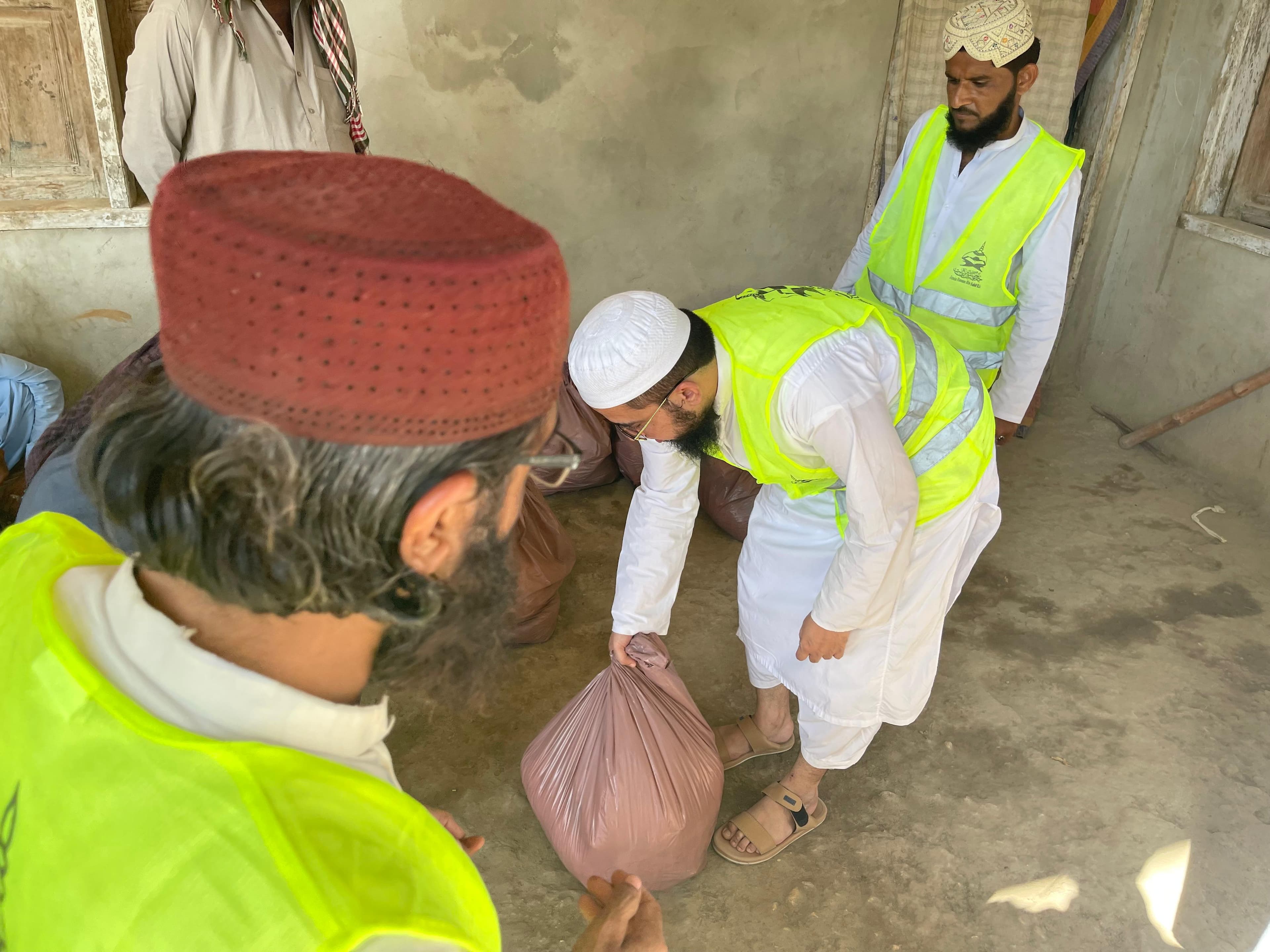 Zakat on Cash & Savings: Bank Accounts, Salary & Committees